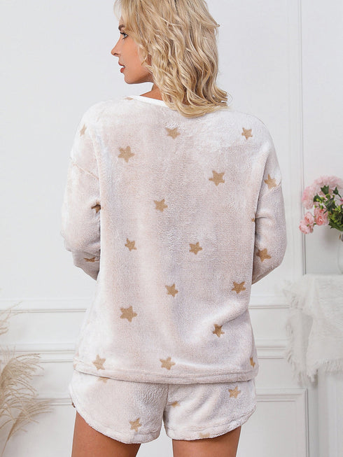 white-plush-star-pattern-long-sleeve-pullover-and-shorts-lounge-set