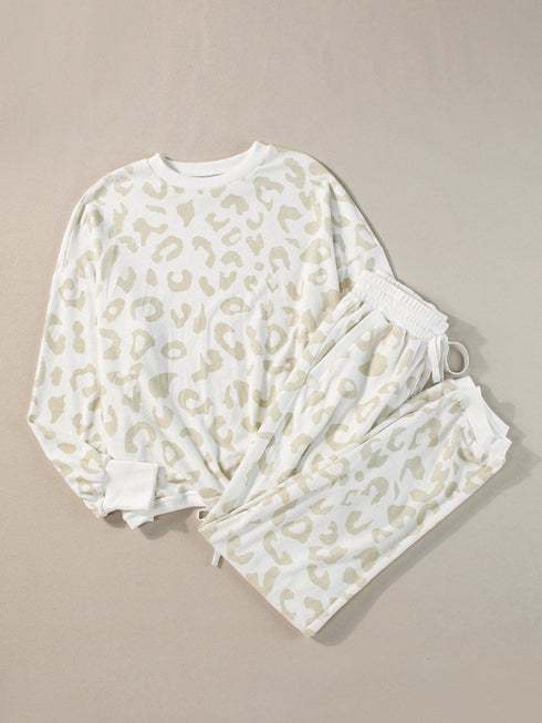 white-leopard-pullover-and-drawstring-pants-lounge-set