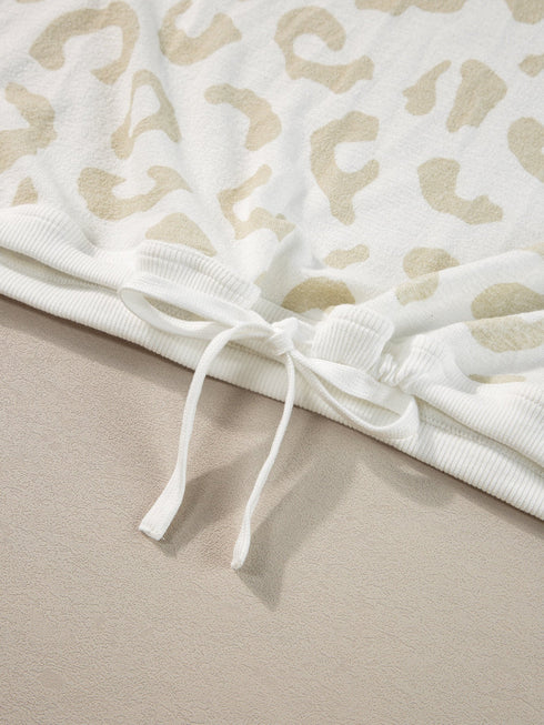 white-leopard-pullover-and-drawstring-pants-lounge-set