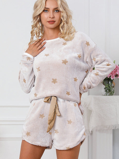 white-plush-star-pattern-long-sleeve-pullover-and-shorts-lounge-set