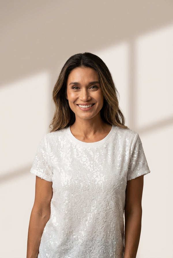 White Sequin Embellished Short Sleeve Crew Neck Tee with practical styling and dependable silhouette control.