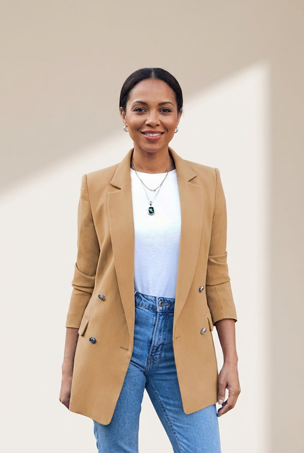 Simple Solid Blazer for Everyday Wear with practical styling and dependable silhouette control.