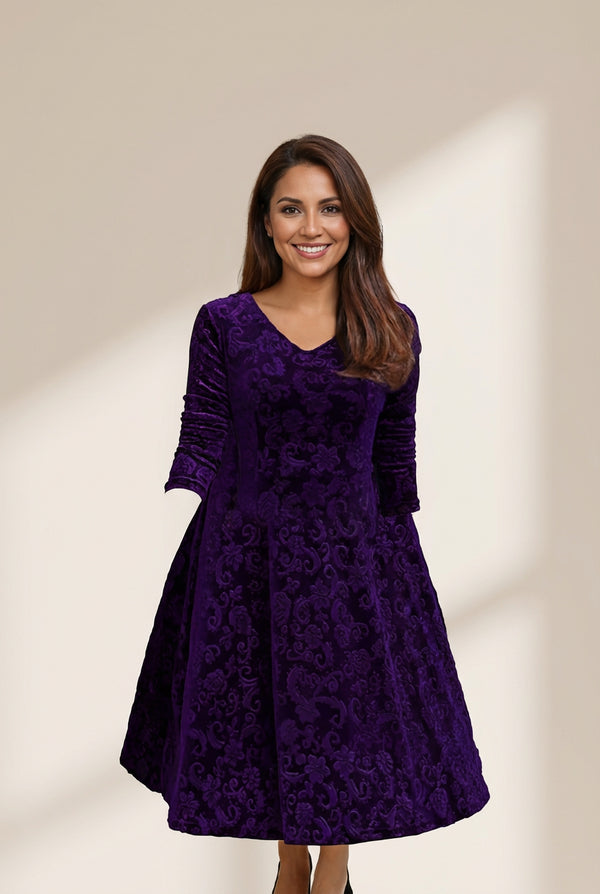 Women's Damask Velvet V-Neck A-Line Maxi Dress in Deep Plum