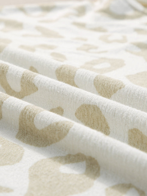 white-leopard-pullover-and-drawstring-pants-lounge-set