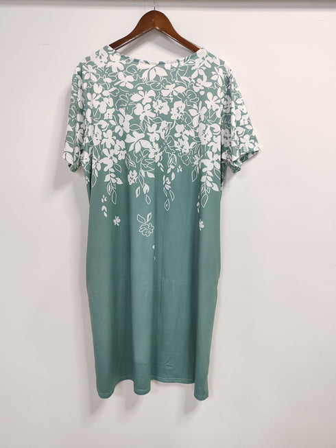 Floral Print Plus Size Dress with Short Sleeves and Pockets
