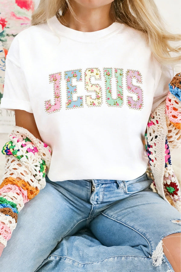 Women's Trendy Women's White Floral Pearl Graphic Tee with JESUS Print - Relaxed Fit Casual T-Shirt for Everyday Wear