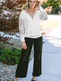 womens-t-shirts-butterfly-print-v-neck-long-sleeve-t-shirt