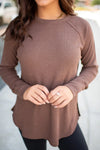 Cozy Women's Old Rose Thermal Knit Raglan Sleeve Top with Exposed Seams - Perfect for Year-Round Casual Style
