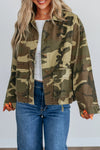 Women's Green Retro Camouflage Denim Jacket with Flap Pockets and Button Closure – Stylish Casual Outerwear