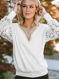 womens-t-shirts-butterfly-print-v-neck-long-sleeve-t-shirt