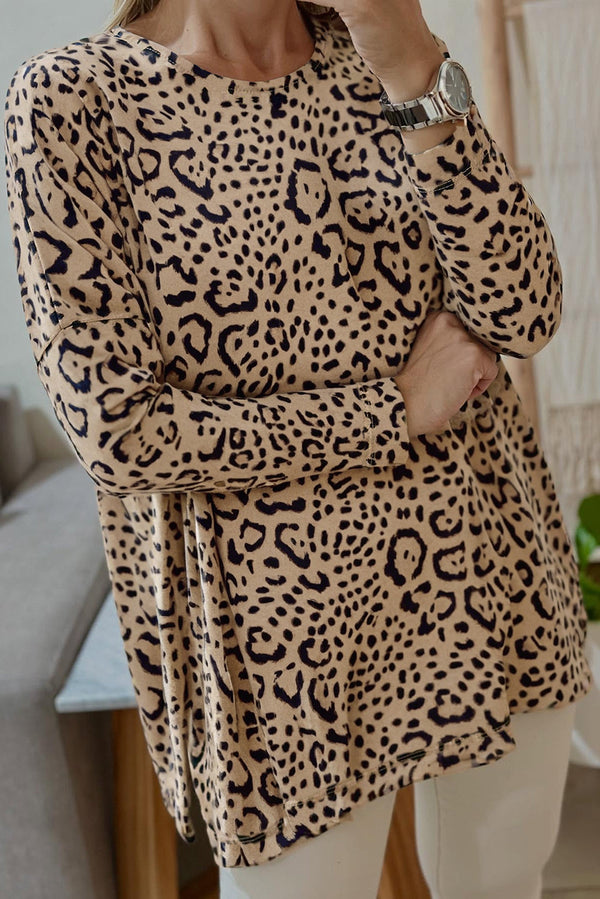 Stylish Women's Leopard Print Long Sleeve Blouse - Trendy Casual Top for Year-Round Fashion and Versatile Outfits