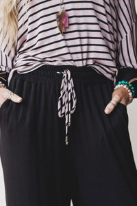 Black Striped Drop Shoulder 3/4 Ruffled Sleeve Loose Top and Ruffled Drawstring Pants 2pcs Outfit