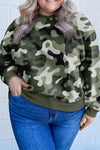 Plus Size Women's Green Camo Sweatshirt with Ribbed Trim – Stylish Comfort for Casual Outfits