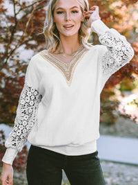 womens-t-shirts-butterfly-print-v-neck-long-sleeve-t-shirt