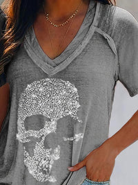 skull-print-deep-v-neck-pullover-t-shirt