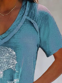 skull-print-deep-v-neck-pullover-t-shirt