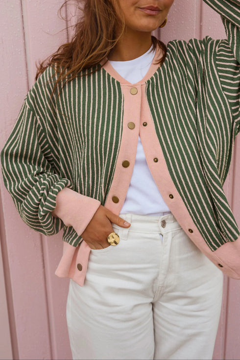 Cozy Lightweight Women's Cardigans - Stylish Long Sleeve Knit in Versatile Colors for Every Season and Occasion