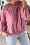 Trendy Coral Balloon Sleeve Sweatshirt for Women – Comfortable Fit with Elastic Cuffs and Unique Raw Seam Design