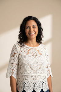 Oatmeal Medallion Crochet Lace Half-Sleeve Top with practical styling and dependable silhouette control.