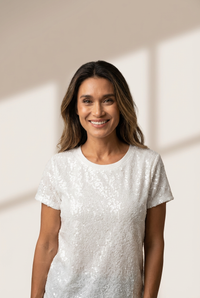 White Sequin Embellished Short Sleeve Crew Neck Tee with practical styling and dependable silhouette control.