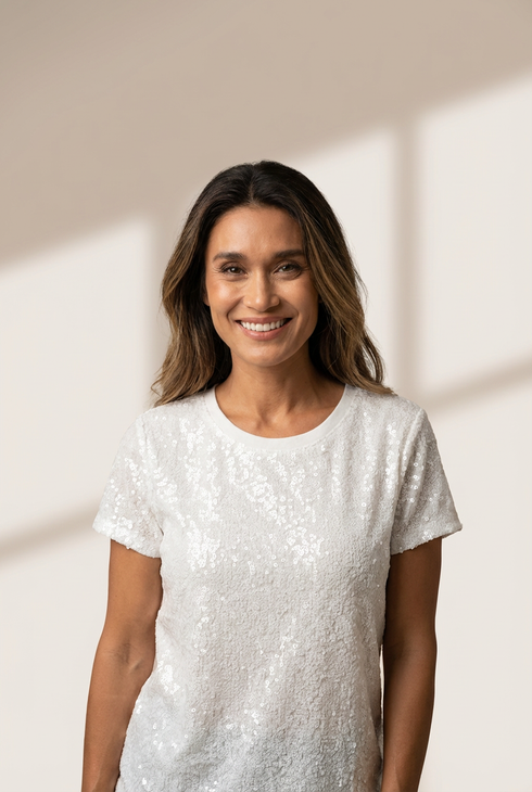 White Sequin Embellished Short Sleeve Crew Neck Tee with practical styling and dependable silhouette control.