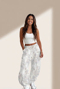 Women's Beige Camo Print Baggy Jogger Sweatpants with Drawstring for Effortless Comfort and Casual Style