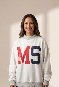 Women's Oversized White Mississippi Graphic Sweatshirt - Casual Comfort for Everyday Style and Relaxed Fit made for easy styling and wardrobe