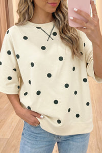 Beige Oversized Polka Dot Tee for Women with Trendy Crossed Seam – Ideal Casual Chic Top for Effortless Style