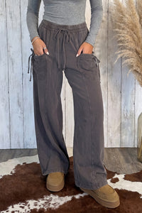 Trendy Women's Chic Culottes and Pants - Comfortable, Stylish Fit in Must-Have Colors for Everyday Fashion