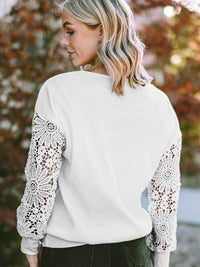 womens-t-shirts-butterfly-print-v-neck-long-sleeve-t-shirt