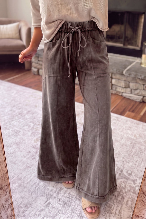 Chic Women's Culotte Pants in Soft Fabric - Stylish, Comfortable Fit for Everyday Wear and Casual Outings