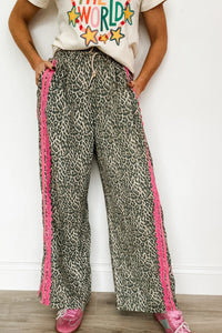 Chic Women's Culottes and Pants - Stylish, Comfortable Fit in Trendy Colors for Everyday Wear and Special Occasions