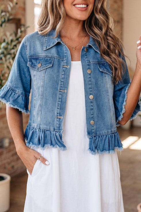 Chic Women's Denim Jackets - Versatile Casual Outerwear in Multiple Washes and Flattering Fits for Effortless Style