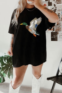 Chic Women's Graphic Tees - Stylish Casual Tops with Fun Prints for Everyday, photo 2
