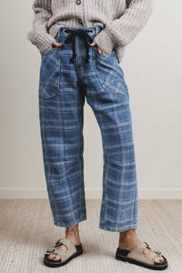 Chic Women's High-Waisted Blue Jeans - Flattering Fit for Everyday Comfort and, blue, photo 3