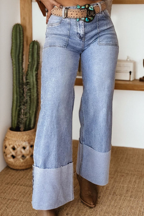 Chic Women's High-Waisted Dark Wash Jeans - Flattering Fit for Casual Everyday Style and Comfort
