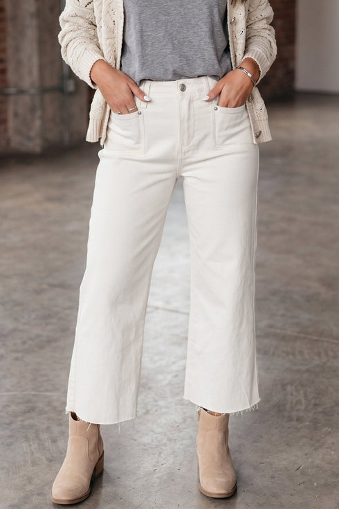 Chic Women's High-Waisted Dark Wash Jeans for a Flattering Slim Fit and Effortless Everyday Style