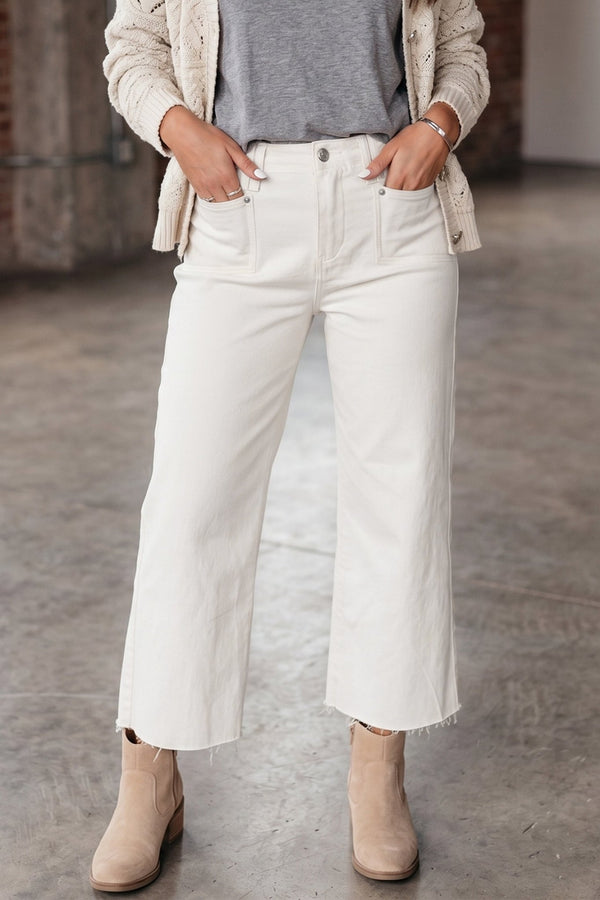 Chic Women's High-Waisted Dark Wash Jeans for a Flattering Slim Fit and Effortless Everyday Style