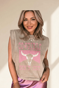 
Cowgirls Don't Cry Mineral Wash Cotton Graphic Tank with practical styling and dependable silhouette control.