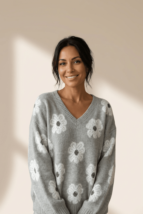 Cozy Women's Oversized Gray Floral Print Sweater with V-Neck and Drop Shoulders for Effortless Casual Style made for easy styling and wardrobe