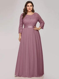 Elegant Lace Evening Dress with Romantic Sleeves for Plus Size Women