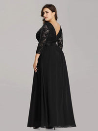 Elegant Lace Evening Dress with Romantic Sleeves for Plus Size Women