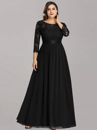 Elegant Lace Evening Dress with Romantic Sleeves for Plus Size Women