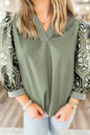 Chic Women's Grass Green Floral Puff Sleeve Blouse with Contrast V-Neck and Patchwork for Effortless Summer Style