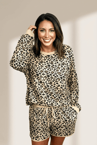 
Women's Leopard Print Two-Piece Loungewear Set with Contrast Trim