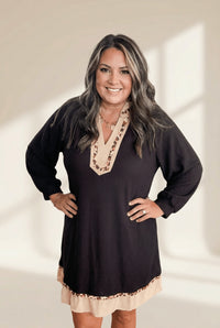 Women's Plus Size Leopard Trim Ribbed Knit Shift Dress in Black