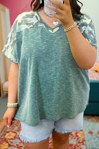 Mist Green Ribbed Camouflage Patchwork Plus Size V Neck Tee
