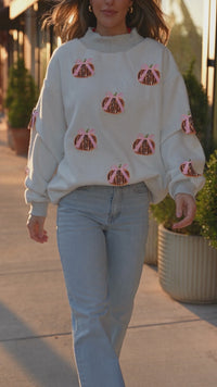 Chic Women's Graphic Tees - Soft Cotton, Fashionable Designs, Ideal Fit for Casual Outings and Everyday Style