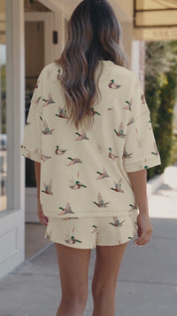 Women's Casual Beige Duck Print Oversized Tee & Drawstring Shorts Set - Stylish Summer Outfit for Effortless Comfort