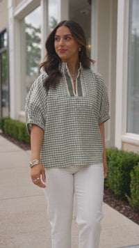 Women's Green Plaid Short Sleeve Blouse with Colorblock Trim and Split Neck – Stylish & Comfortable Top for Casual Wear